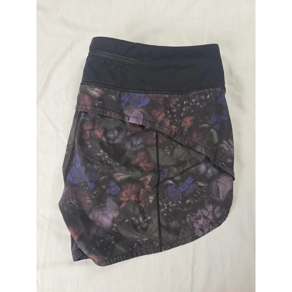 Lululemon Shorts Womens 8 Black Floral Running Lined 3 Inseam Athletic